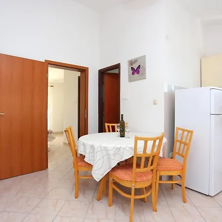 Razanj 17867b Apartmán Rogoznica (Sibenik-Knin)